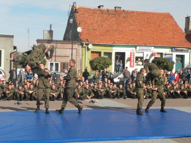 Zdj. nr. 32. Ślubowanie klas pierwszych Liceów oraz Gimnazjum Płockiego Uniwersytetu Ludowego - 4 października 2012 r.