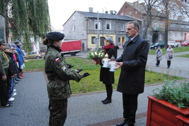 Zdj. nr. 6. 72. Rocznica rozstrzelania 10 lipnowian - 3 listopada 2012 roku