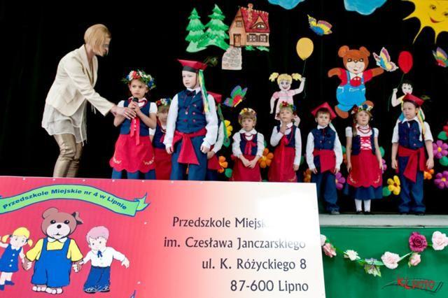 Zdj. nr. 24. Uroczystość nadania im. Czesława Janczarskiego Przedszkolu Miejskiemu nr 4 - 11 maja 2013 roku