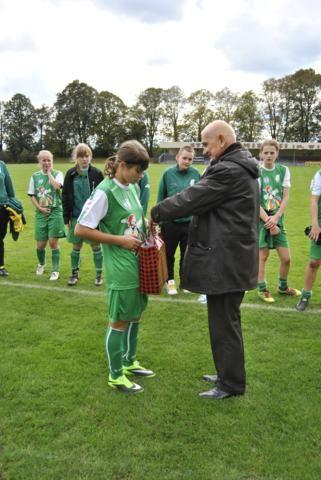 Zdj. nr. 10. Odsłonięcie tablicy poświęconej Irenie Półtorak - 28 września 2013