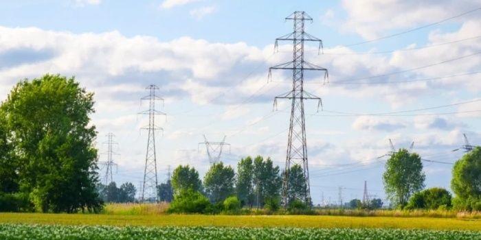 ENERGA-OPERATOR przypomina: bezpieczne prace rolne, a sieć elektroenergetyczna