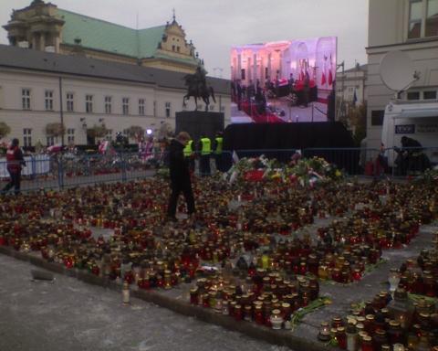 Lipnowianie przed trumną pary prezydenckiej