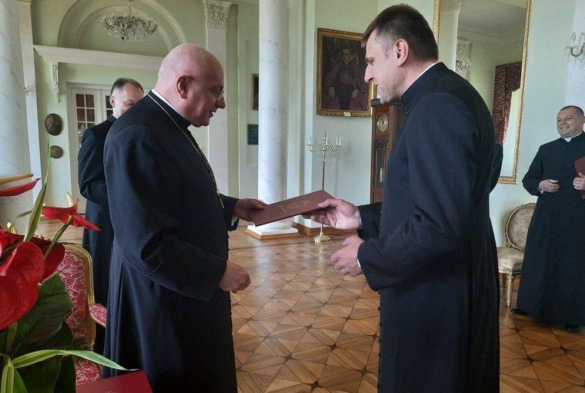 Gratulacje dla Zasłużonego dla Miasta Lipna - ks. Mariusza Budkiewicza