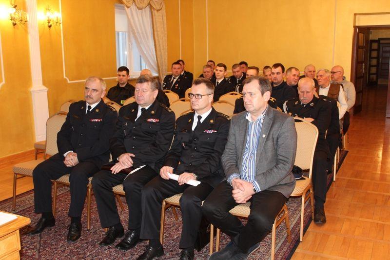 Zdj. nr. 7. Zebranie sprawozdawcze za rok 2016 w jednostce Ochotniczej Straży Pożarnej w Lipnie