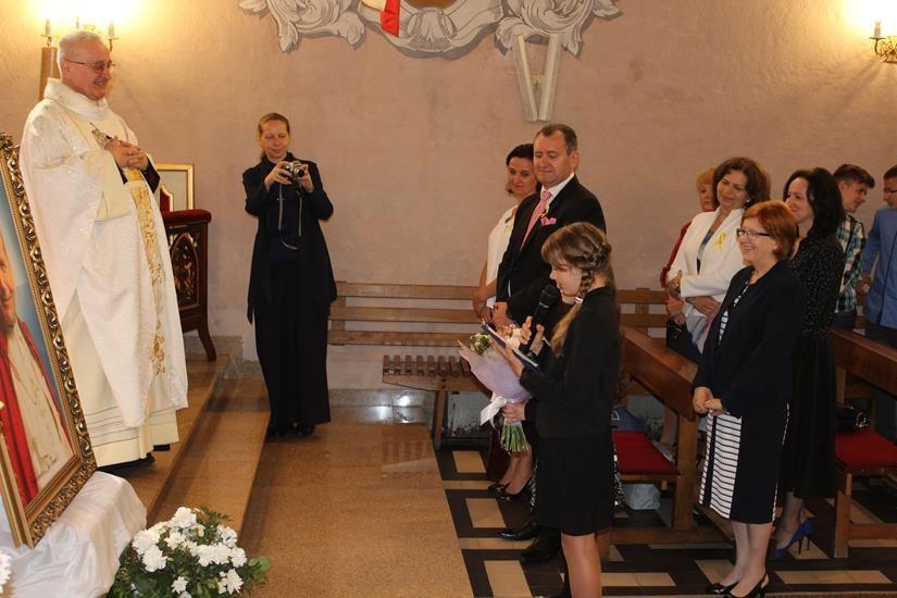 Zdj. nr. 9. Święto Patrona Szkoły Podstawowej nr 5 w Lipnie – św. Jana Pawła II