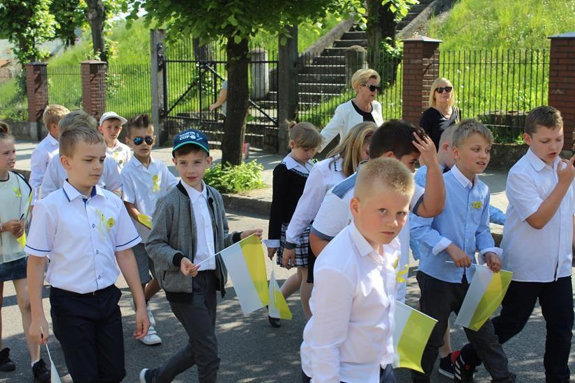 Zdj. nr. 47. Święto Patrona Szkoły Podstawowej nr 5 w Lipnie – św. Jana Pawła II