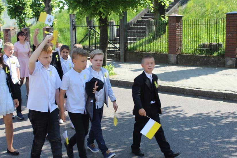 Zdj. nr. 49. Święto Patrona Szkoły Podstawowej nr 5 w Lipnie – św. Jana Pawła II