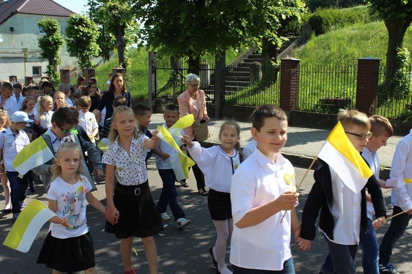 Zdj. nr. 54. Święto Patrona Szkoły Podstawowej nr 5 w Lipnie – św. Jana Pawła II