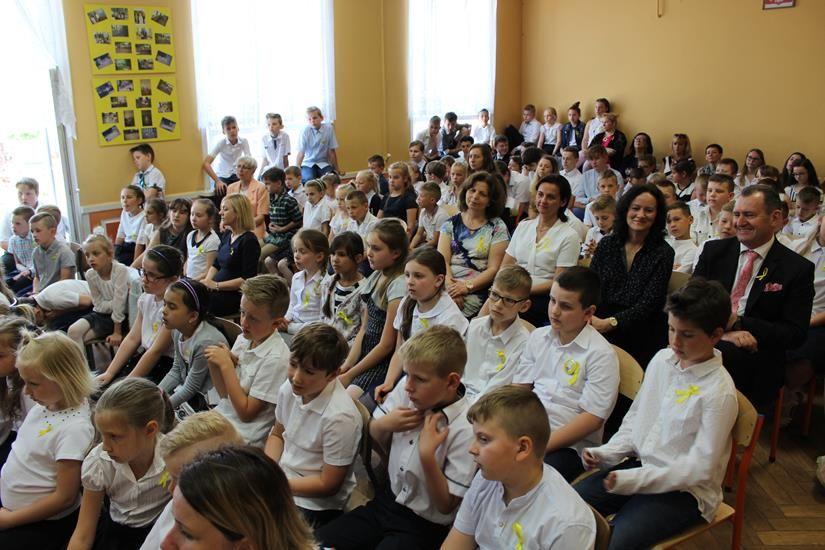 Zdj. nr. 75. Święto Patrona Szkoły Podstawowej nr 5 w Lipnie – św. Jana Pawła II