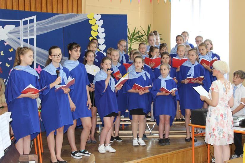 Zdj. nr. 80. Święto Patrona Szkoły Podstawowej nr 5 w Lipnie – św. Jana Pawła II