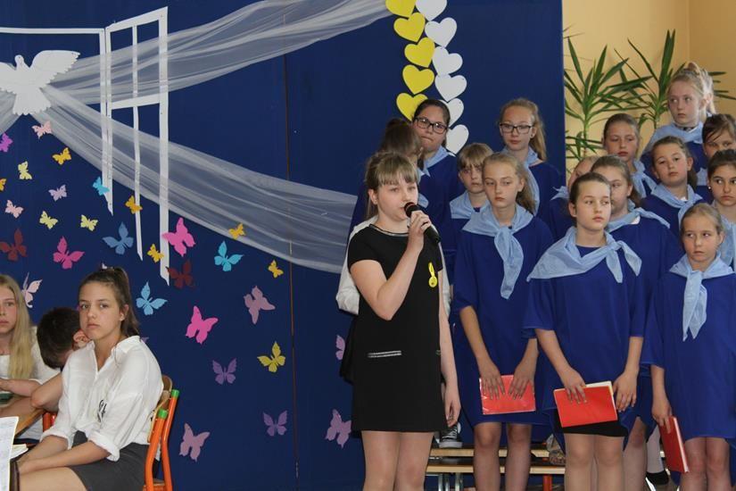 Zdj. nr. 82. Święto Patrona Szkoły Podstawowej nr 5 w Lipnie – św. Jana Pawła II