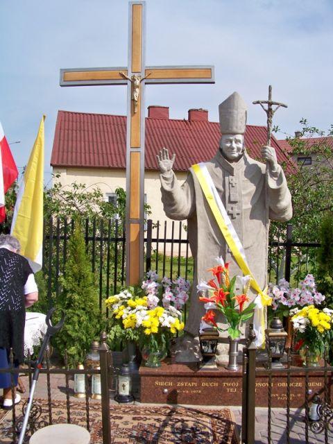 Zdj. nr. 1. Odsłonięcie Pomnika Jana Pawła II