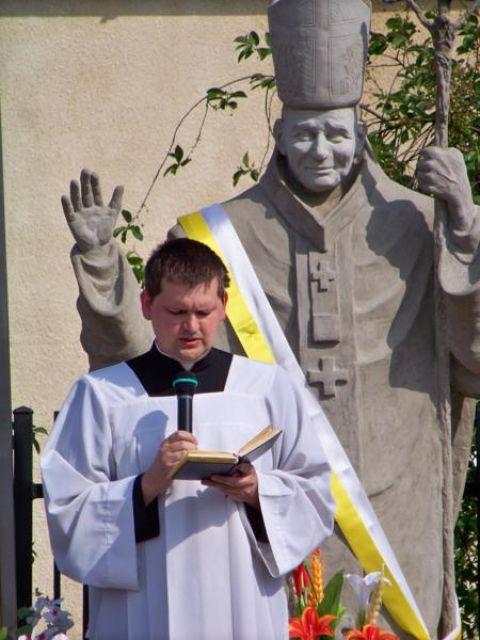 Zdj. nr. 2. Odsłonięcie Pomnika Jana Pawła II