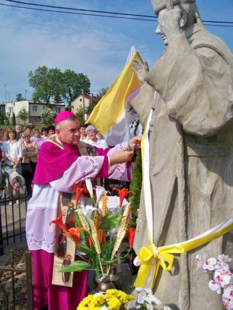 Zdj. nr. 8. Odsłonięcie Pomnika Jana Pawła II