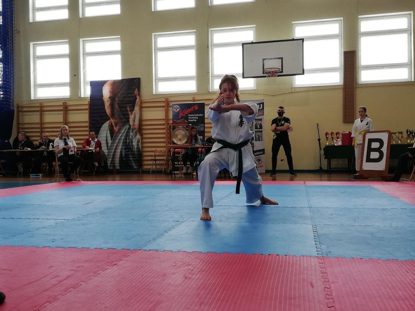 Ogólnopolski Turniej Karate Kyokushin w Brennie, zawodnik na macie - kliknięcie spowoduje powiększenie obrazka