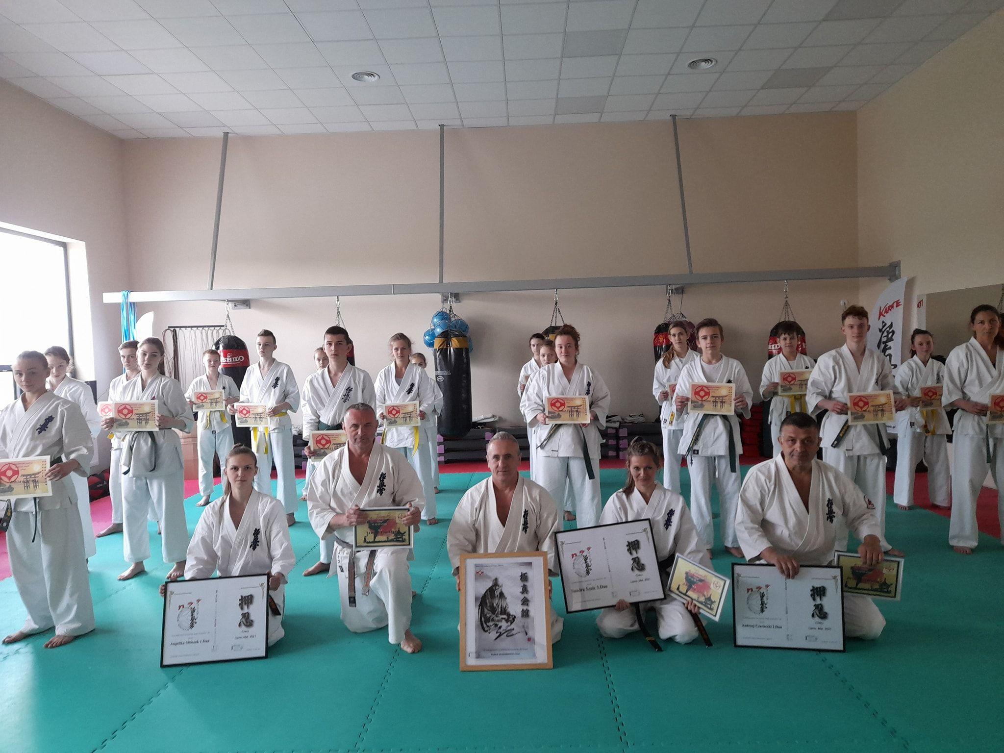 Seminarium szkoleniowe kumite Lipnowskiego Klubu Kyokushin Karate - kliknięcie spowoduje powiększenie obrazka