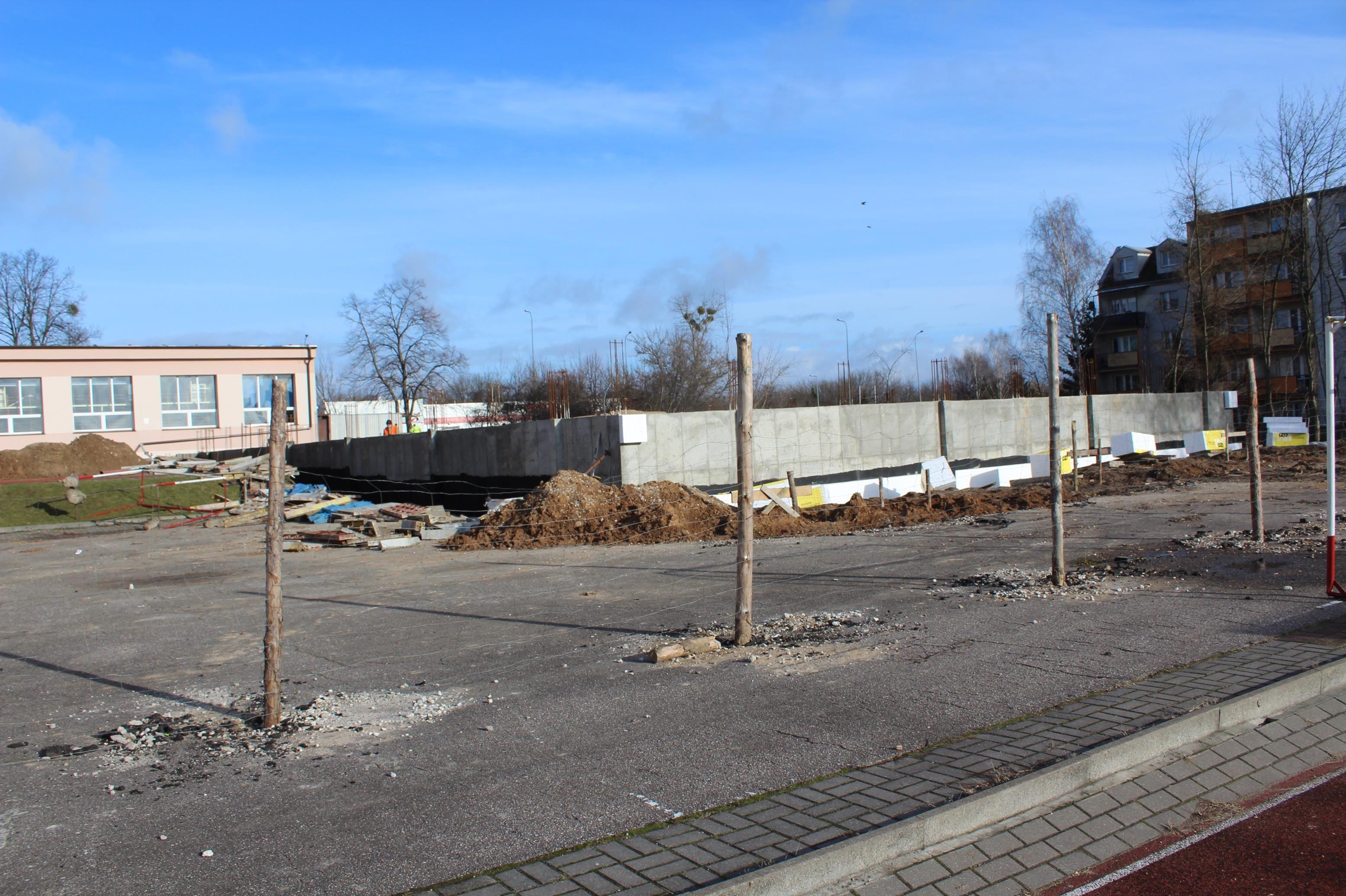 Rozbudowa budynku Szkoły Podstawowej Nr 3 w Lipnie o budynek hali sportowej