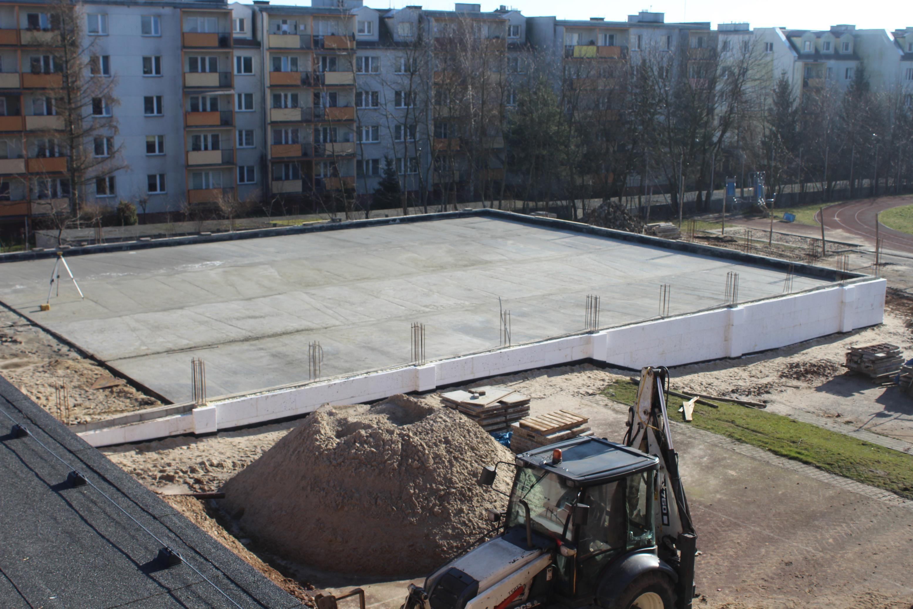 Rozbudowa budynku Szkoły Podstawowej Nr 3 w Lipnie o budynek hali sportowej