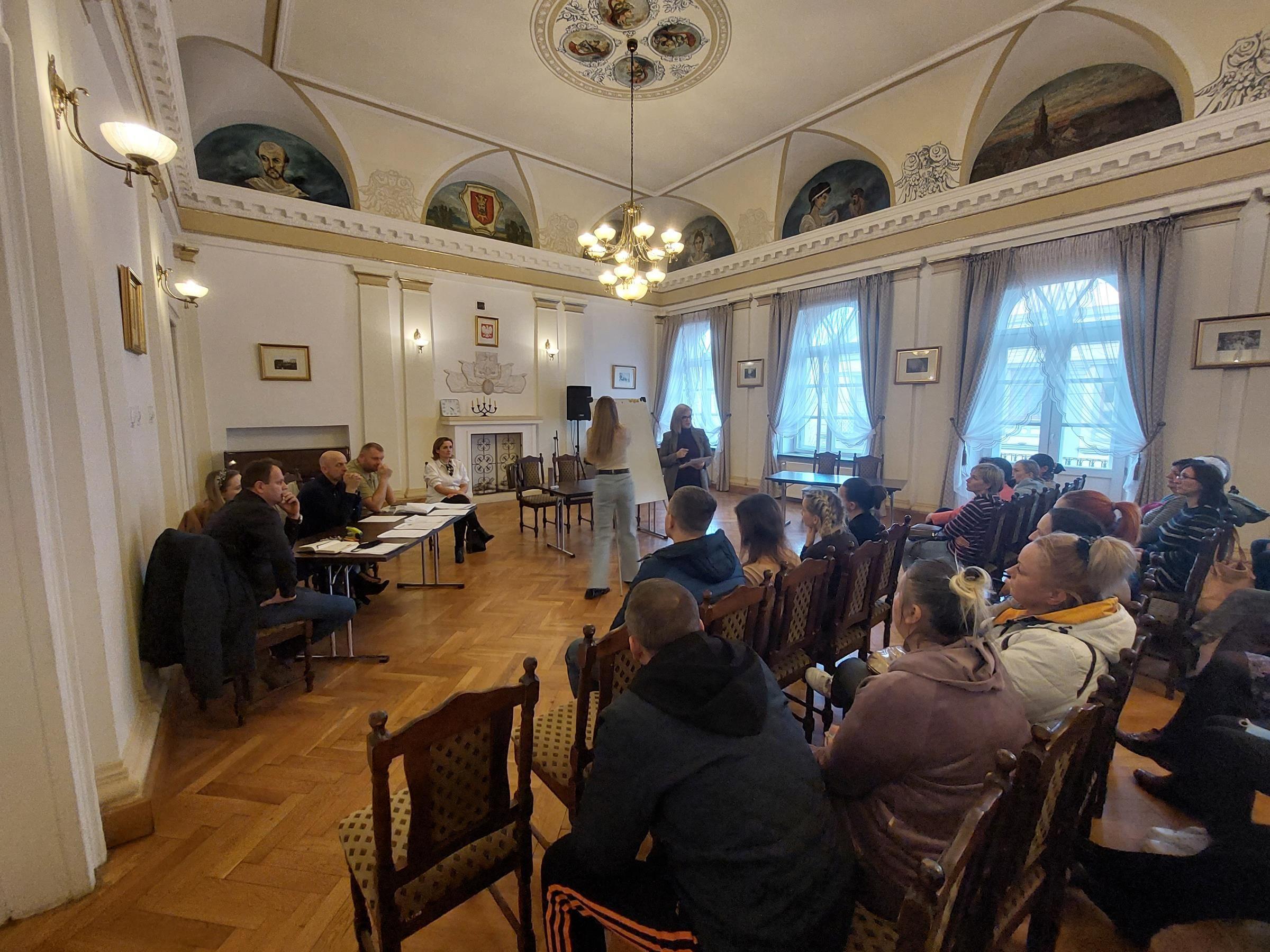 Zdj. nr. 10. Spotkanie informacyjne dla obywateli Ukrainy - 9 marca 2022 r.