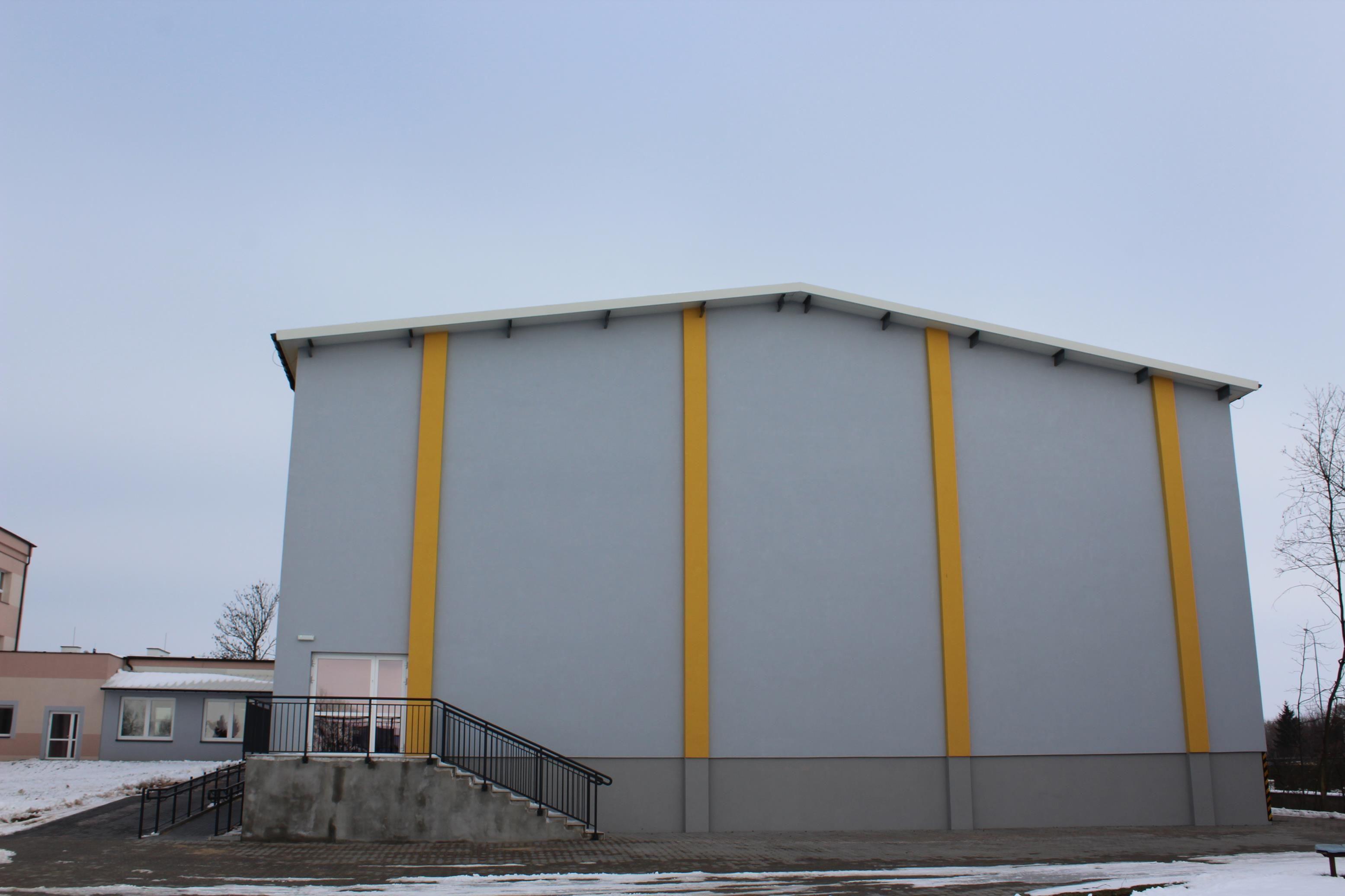 Zdj. nr. 3. Otwarcie hali sportowej przy SP 3 w Lipnie - 10 lutego 2023 r.
