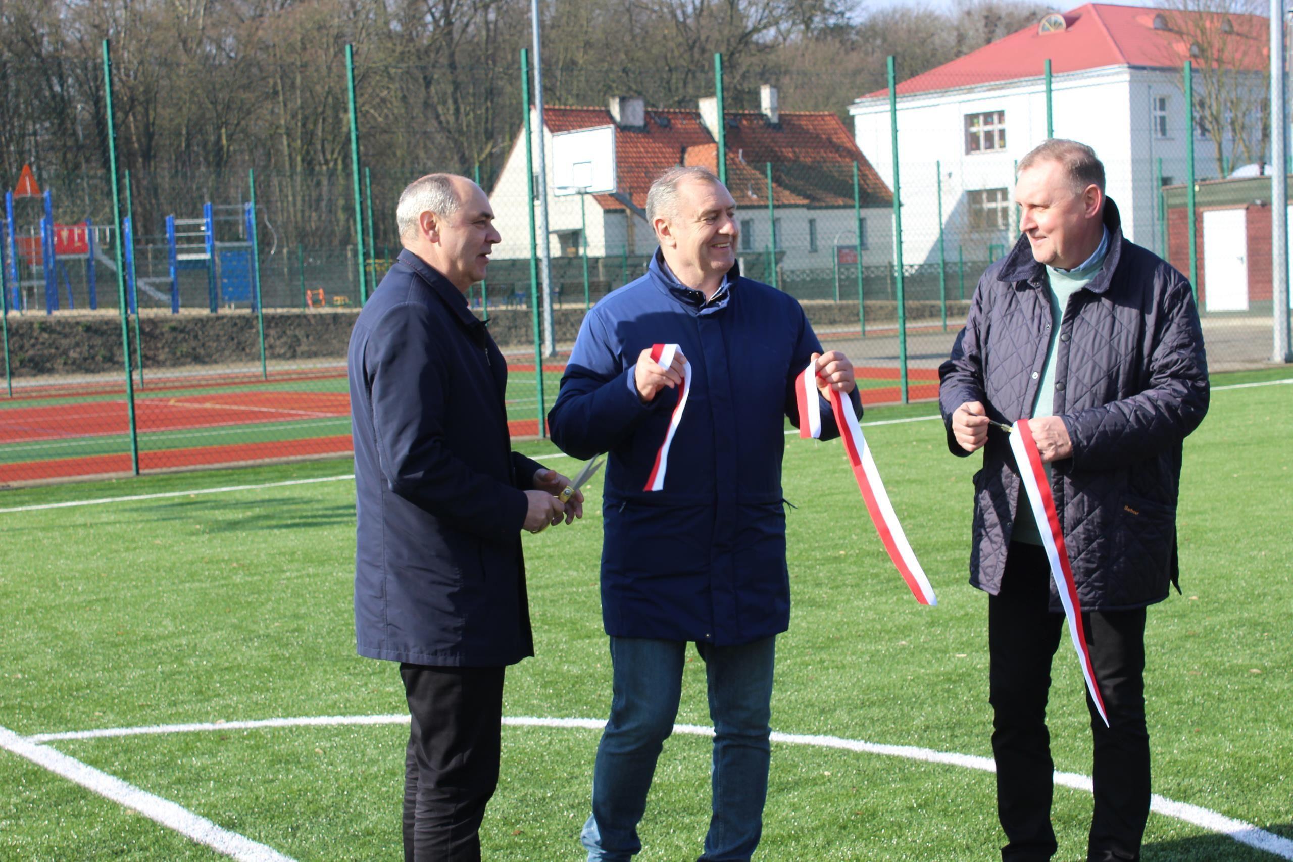Zdj. nr. 3. Oficjalne otwarcie nowych stref rekreacyjno-sportowych  w Lipnie - 26 marca 2024 r.